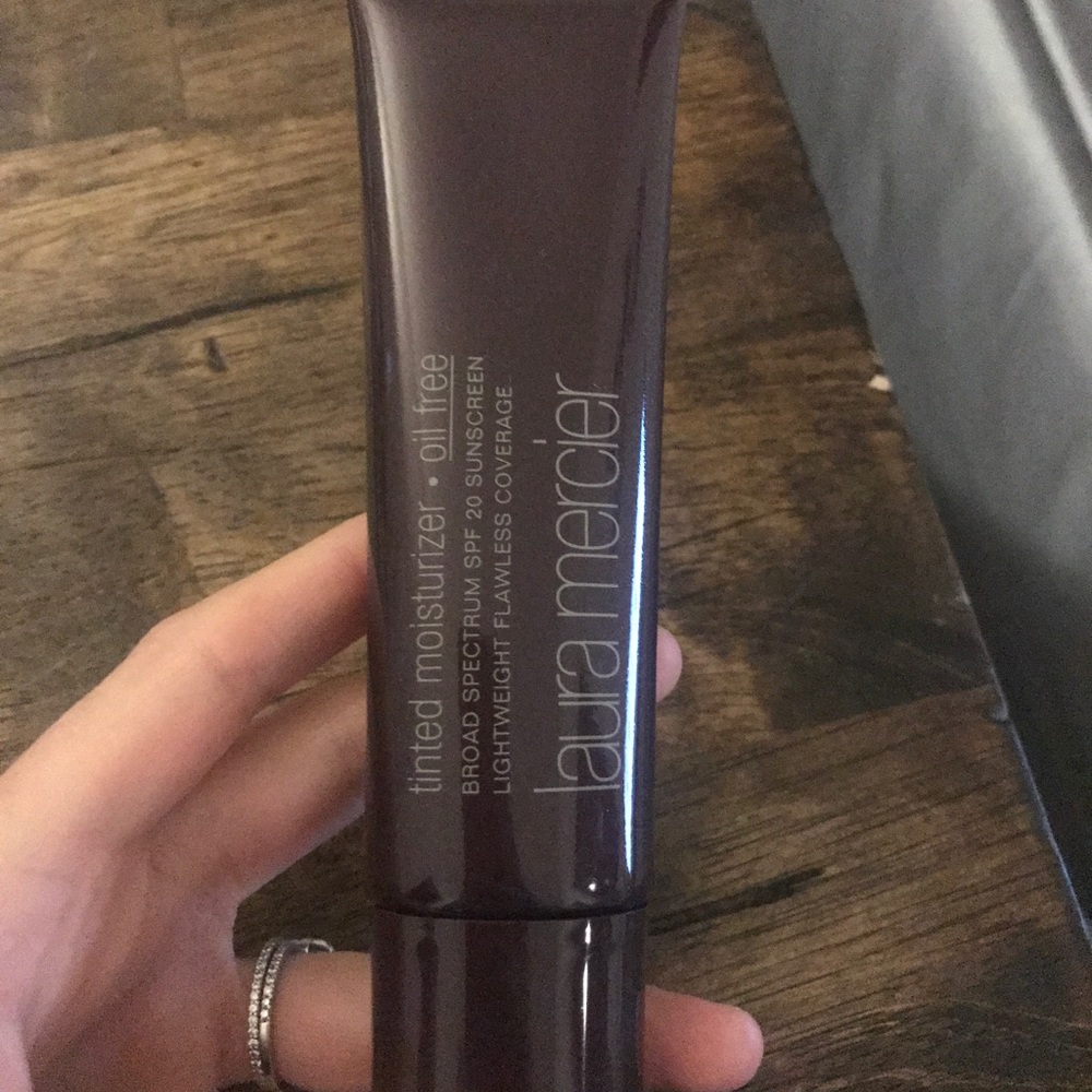 BRAND new Laura mercier tinted moisturizer